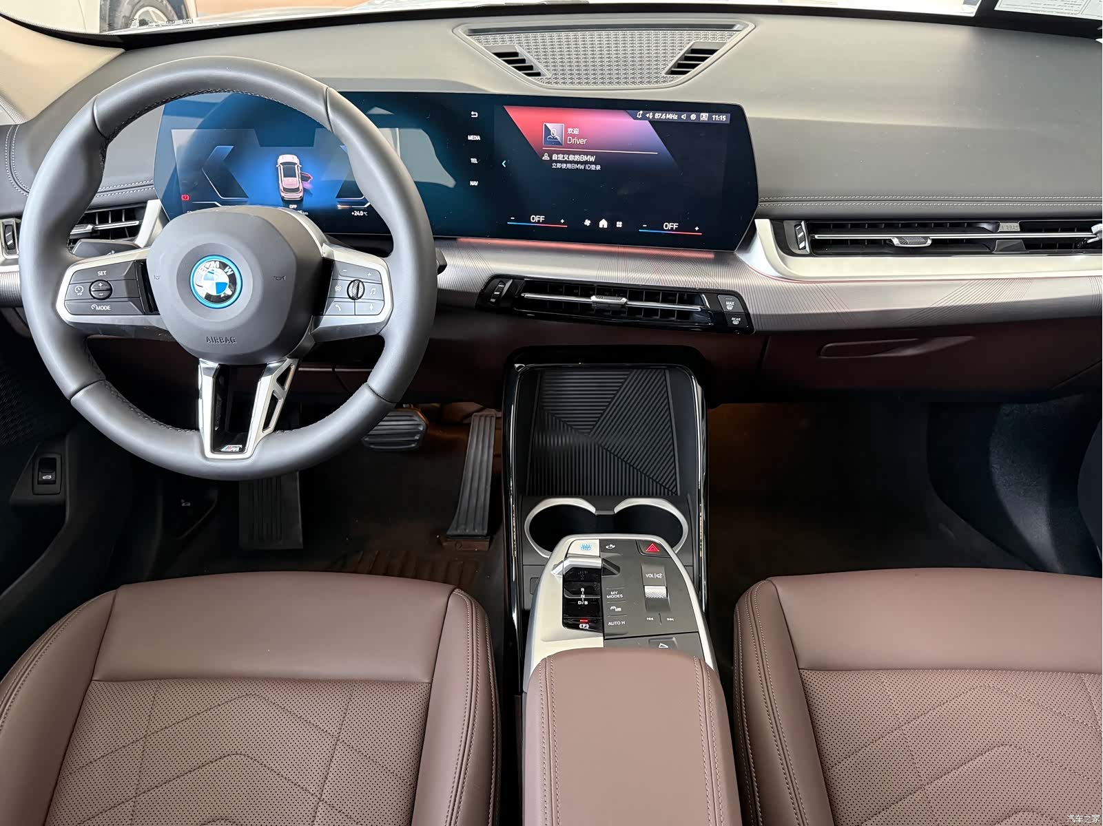 BMW iX1, 2025 6