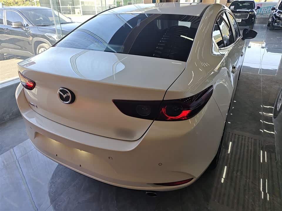 Mazda 3 Angkesaila