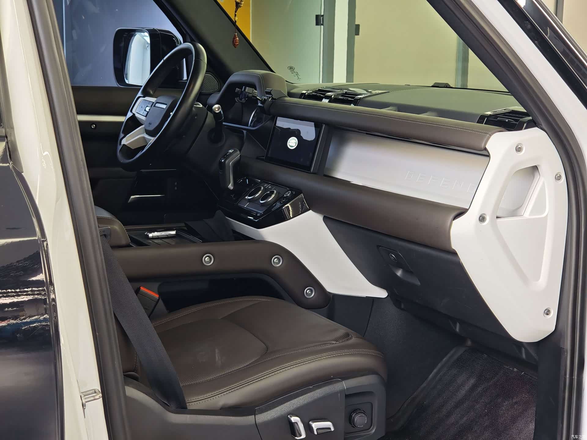 Land Rover Defender, 2022 7
