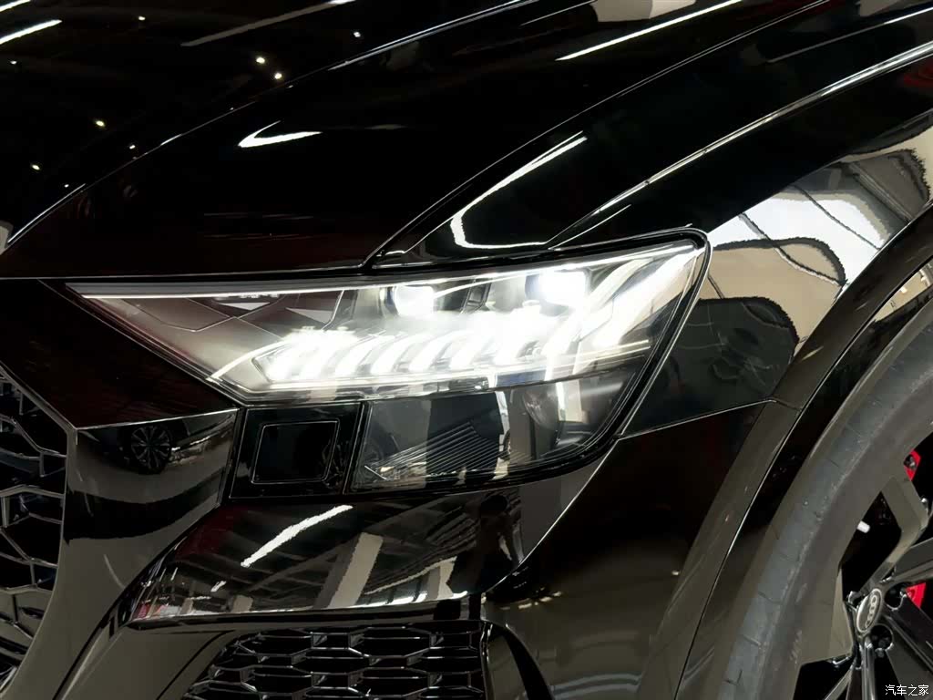 Audi Q8, 2022 7