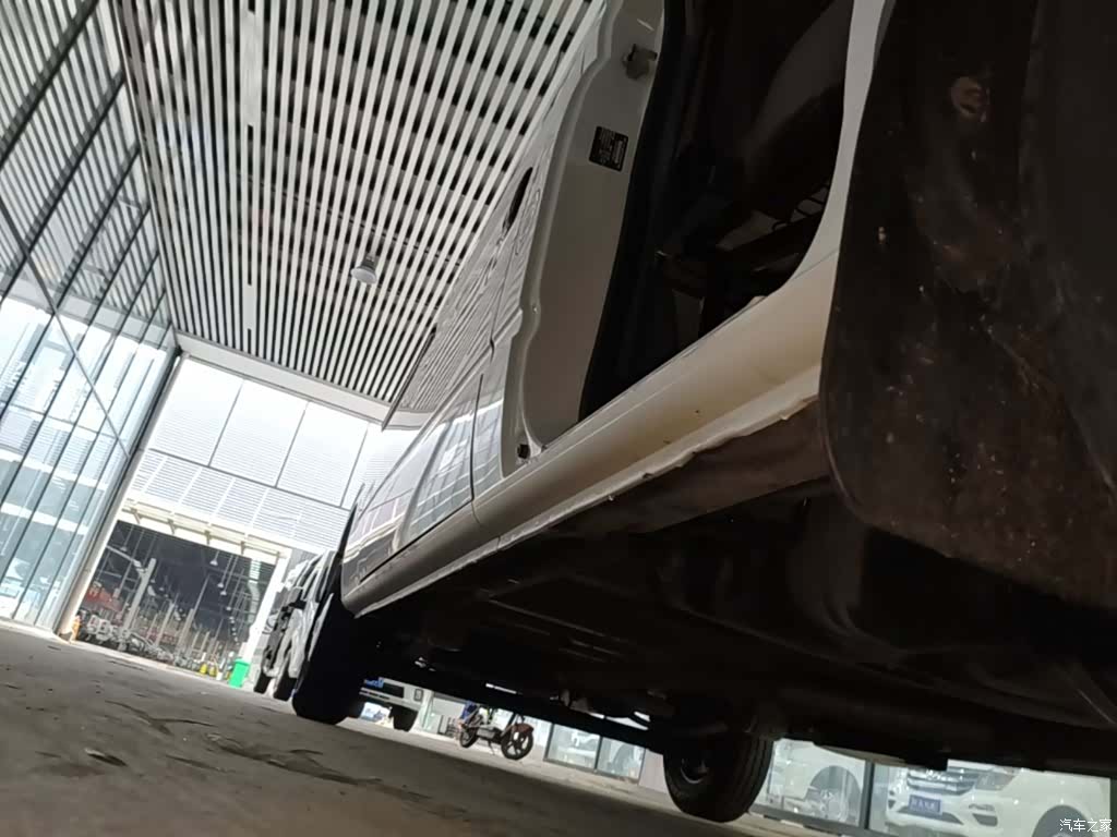 Maxus V80, 2022 21