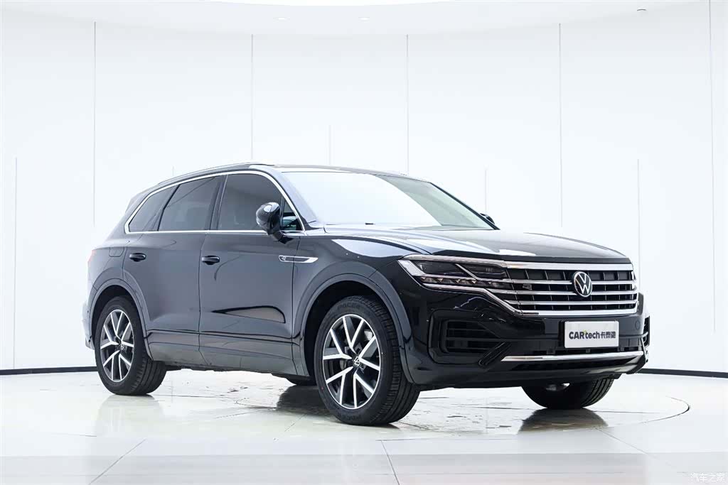 Volkswagen Touareg, 2024 все фото