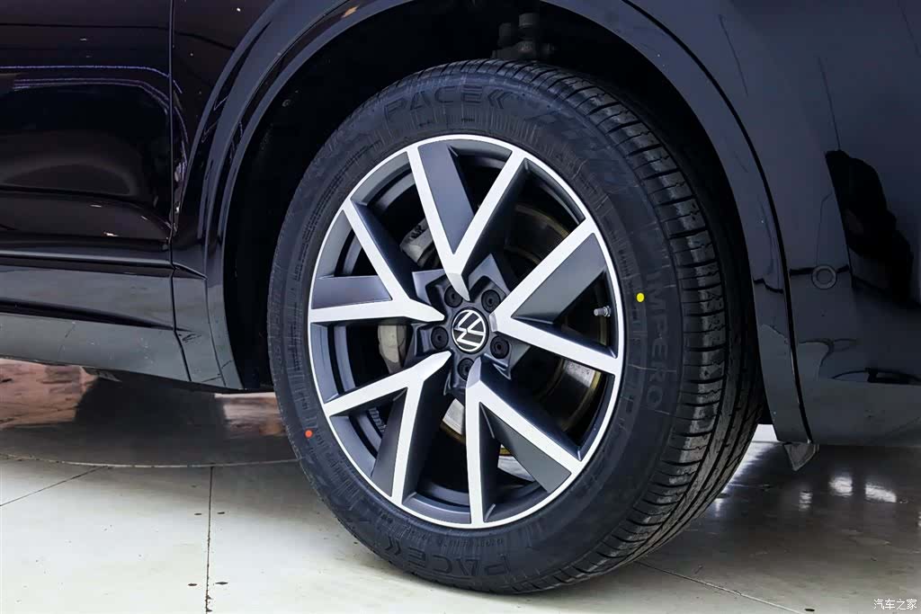 Volkswagen Touareg, 2024 12