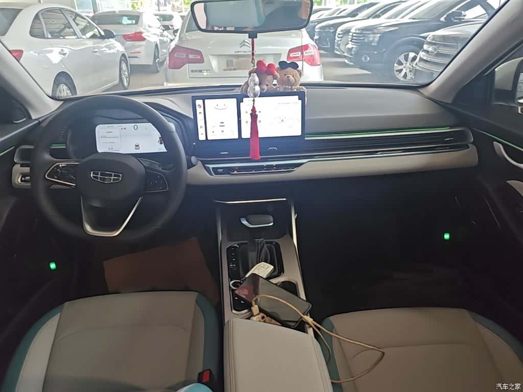 Geely Emgrand, 2025 10