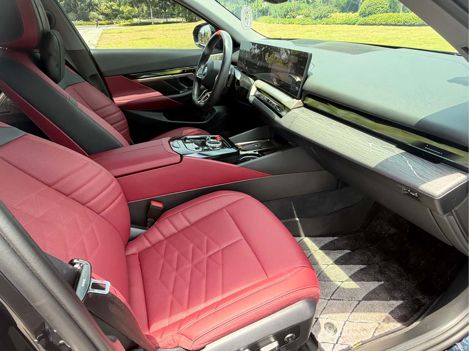 BMW 5 Series, 2024 13