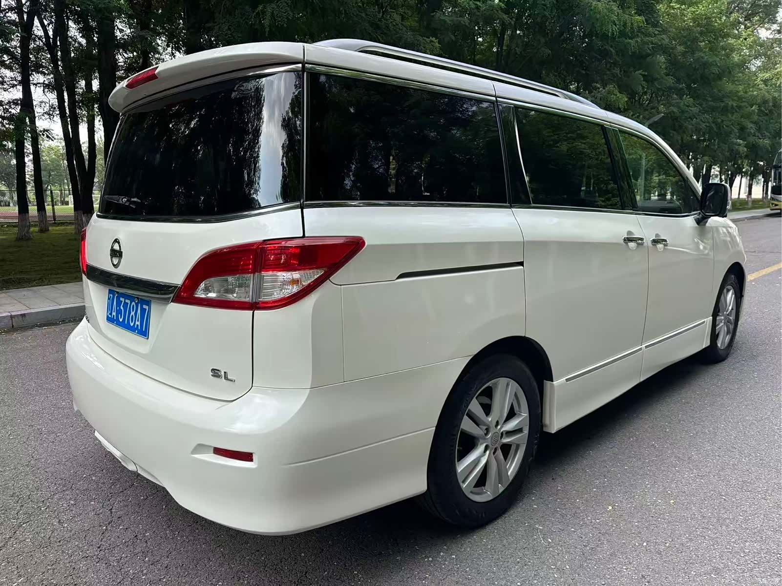 Nissan SL, 2016 все фото