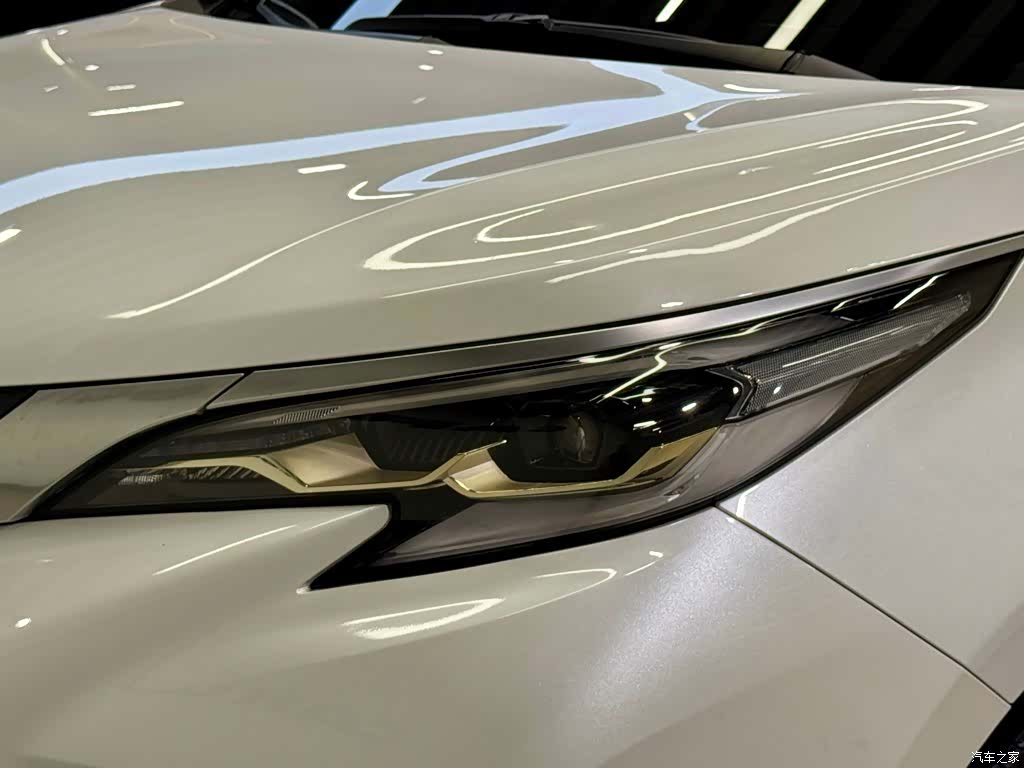 Toyota Granvia, 2024 8