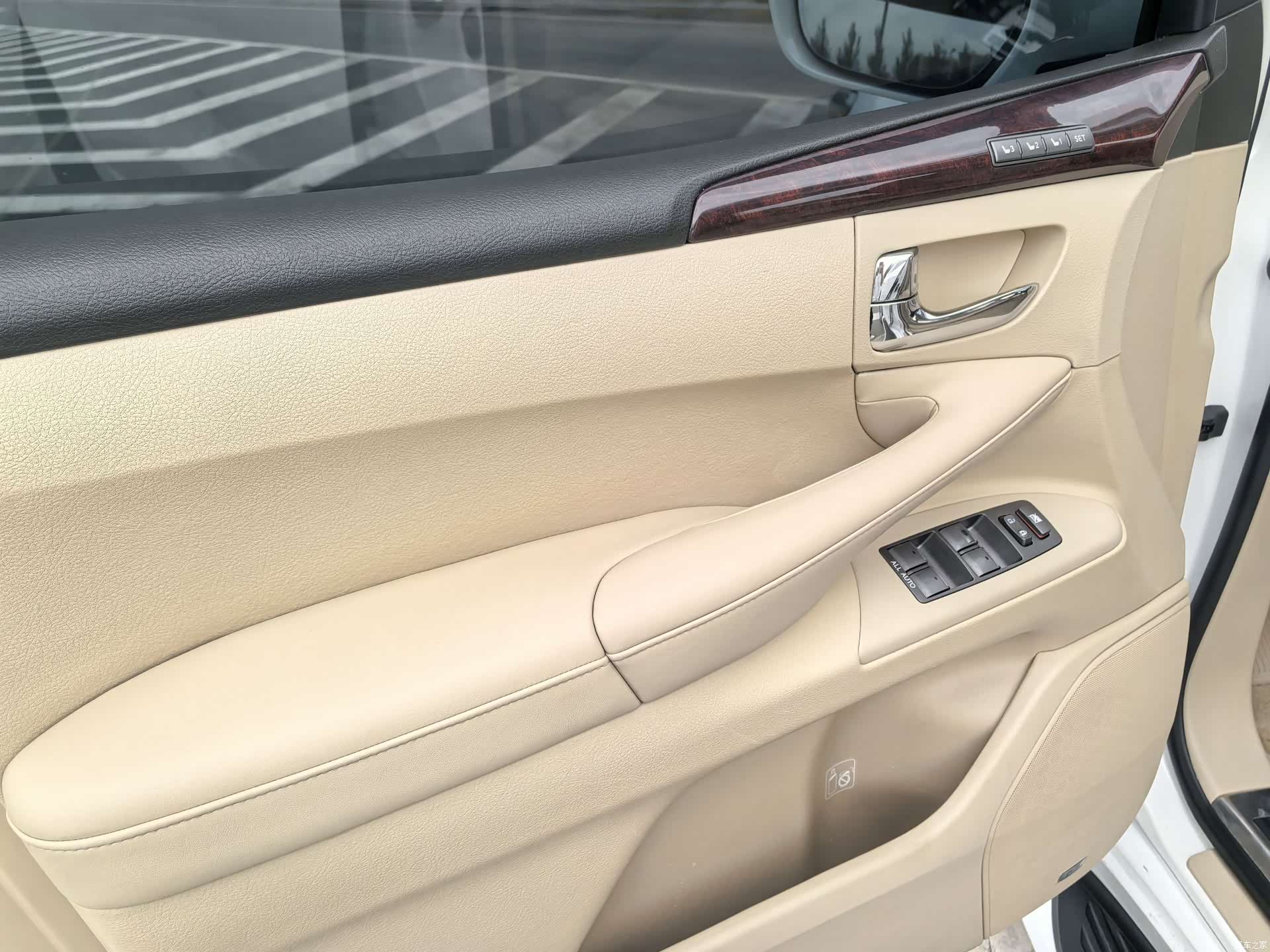 Lexus LX, 2009 10