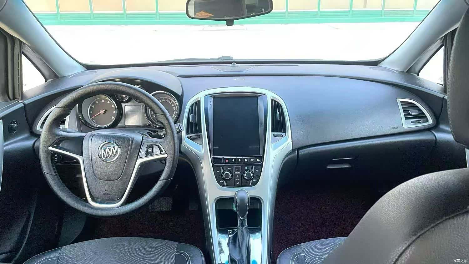 Buick XT, 2010 все фото