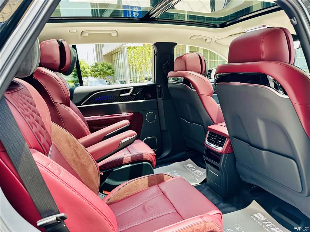 Hongqi E-HS9, 2023 8