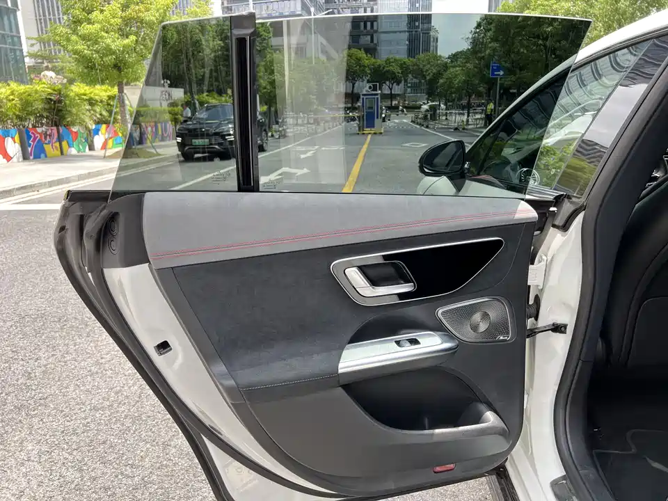 Mercedes-Benz EQE AMG