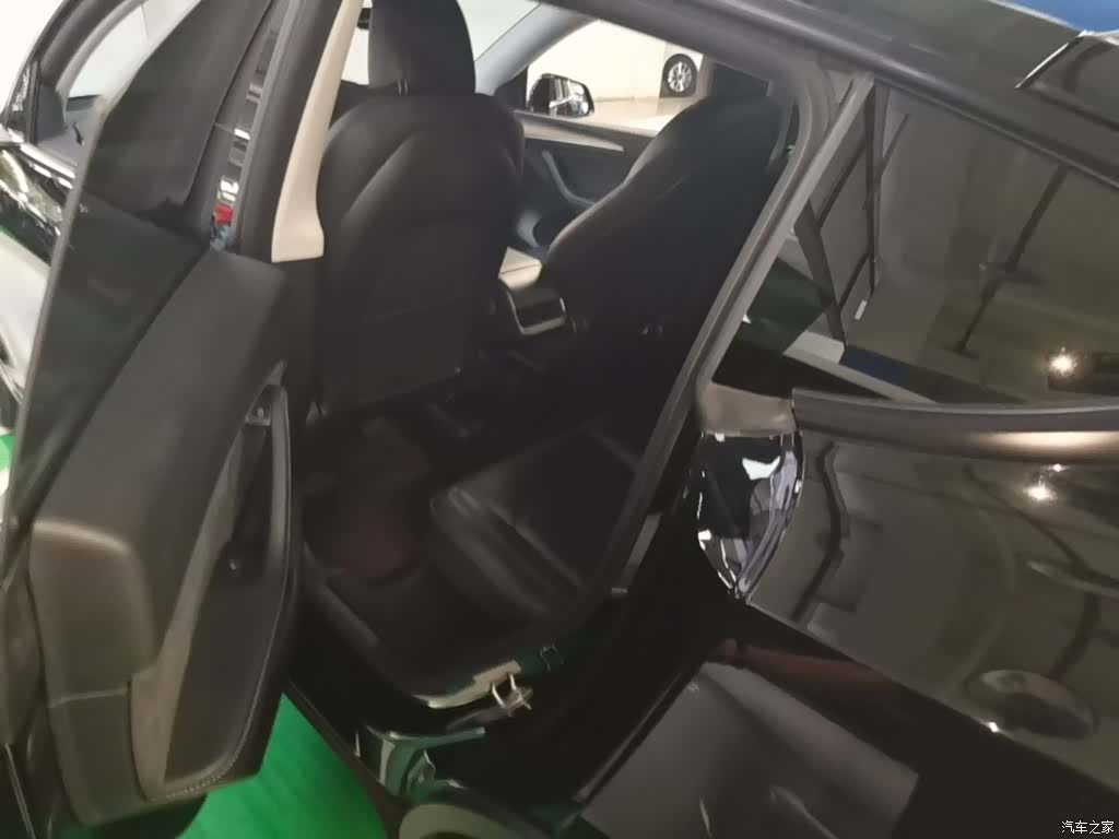 Tesla Model Y, 2021 17