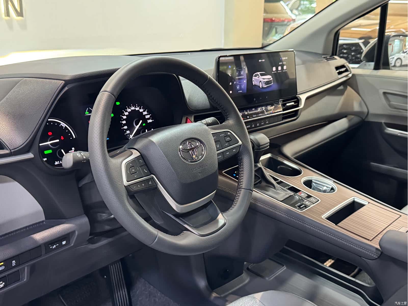Toyota Sienna, 2026 14
