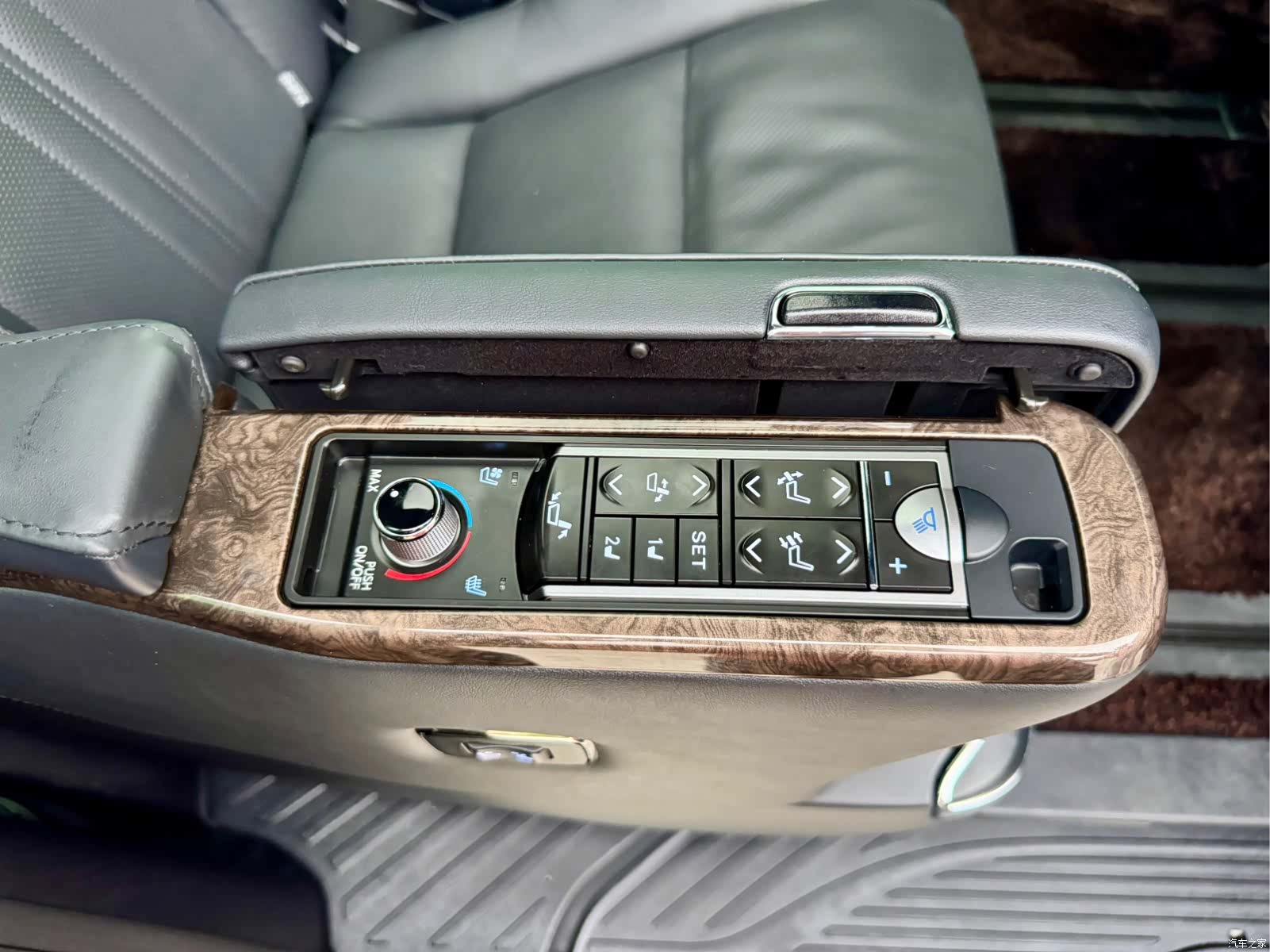 Toyota Vellfire, 2023 13