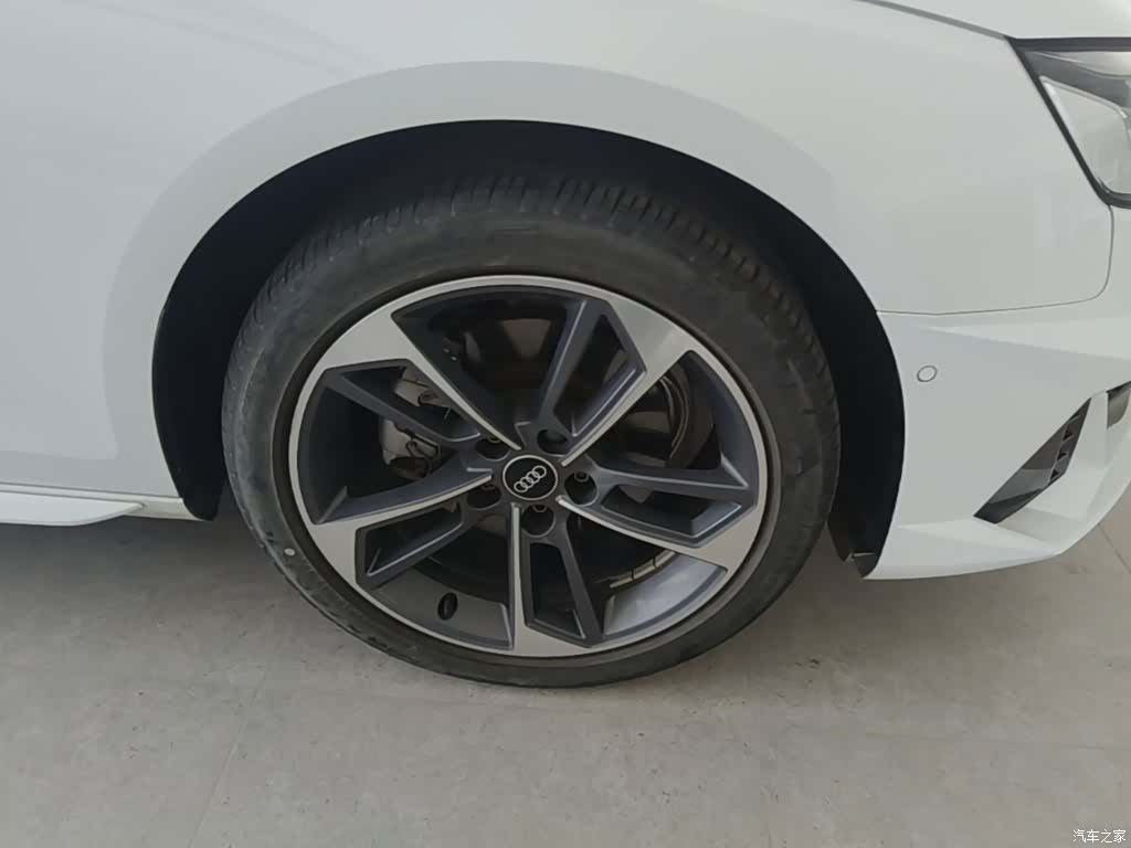 Audi A4L, 2024 14