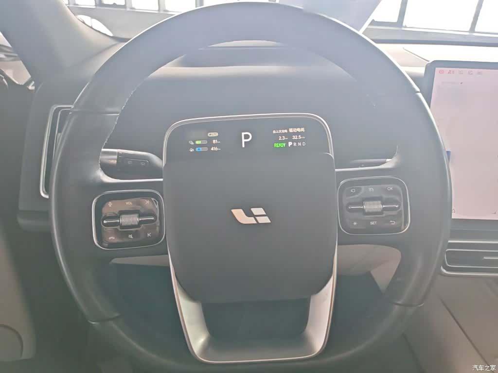 Li Auto L8, 2023 7