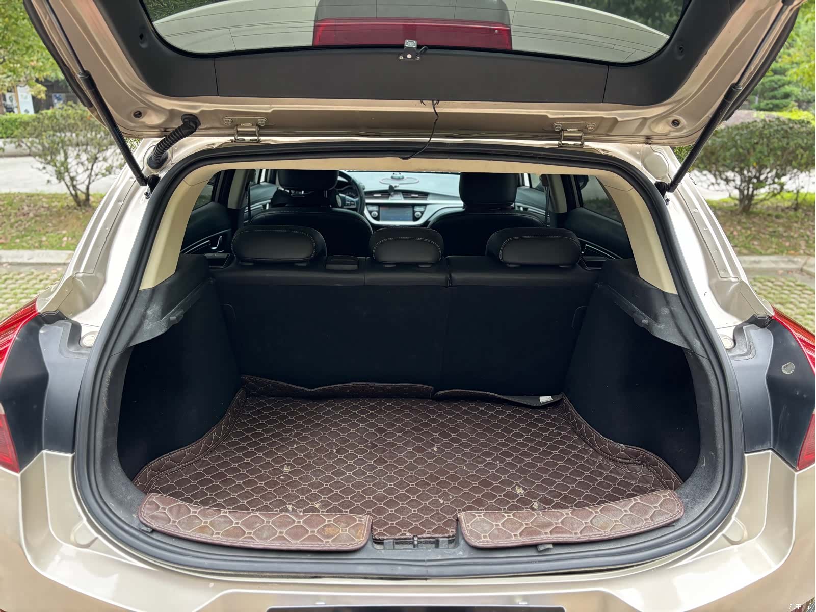 Geely Emgrand, 2018 16