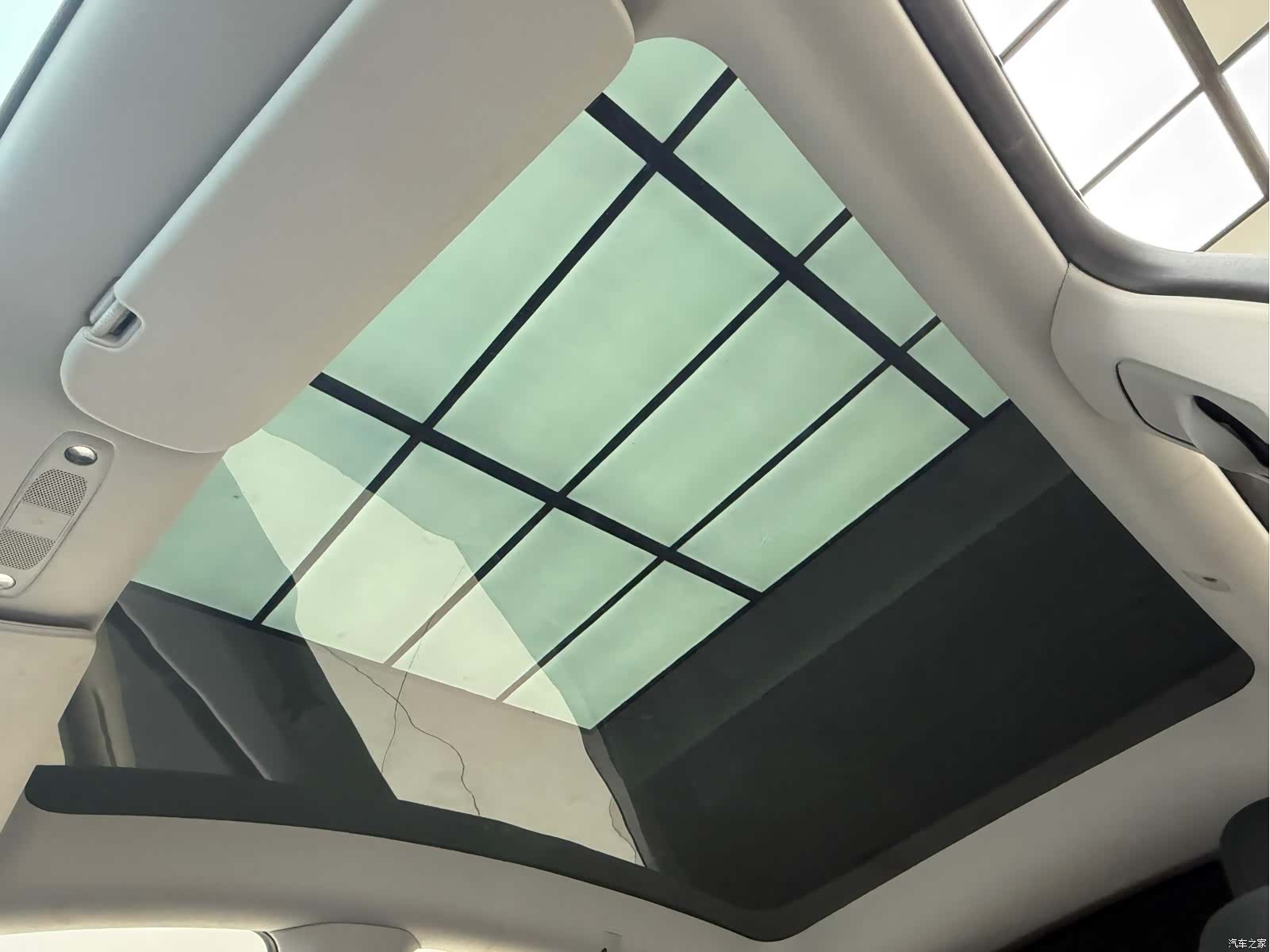 Tesla Model Y, 2024 8