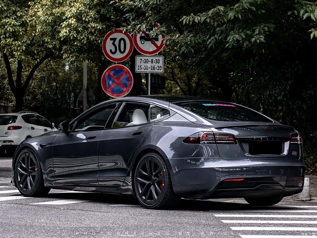 Tesla Model S, 2023 13