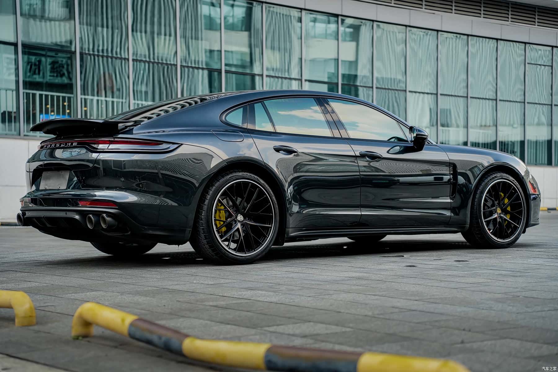 Porsche Panamera, 2022 все фото