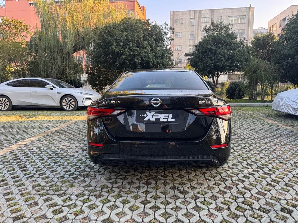 Nissan Xuan Yi