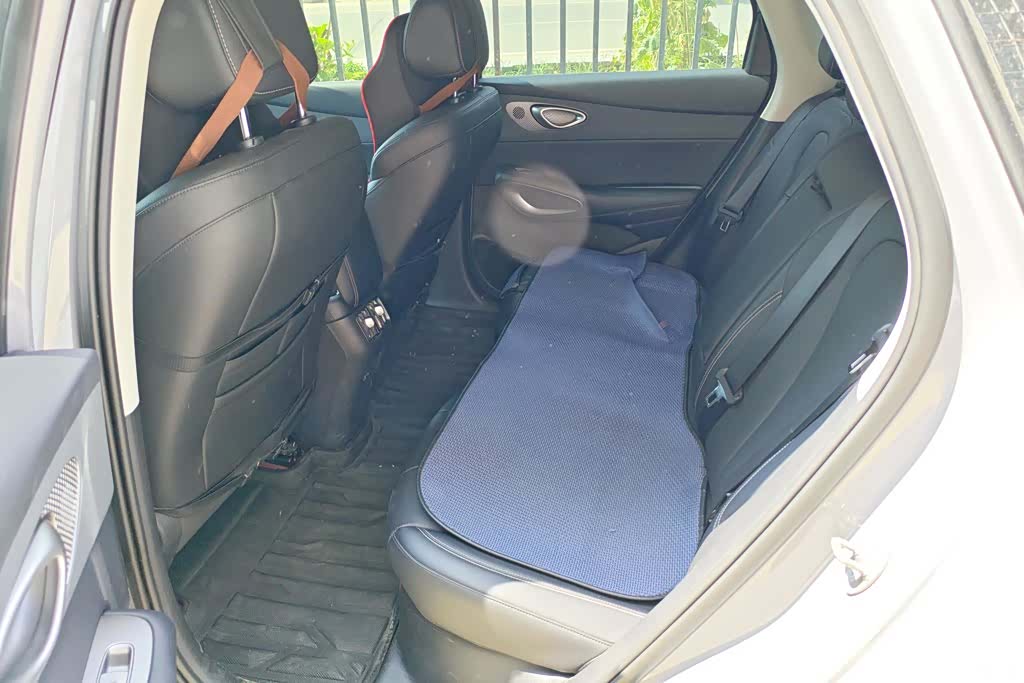 BYD HiAce, 2025 11