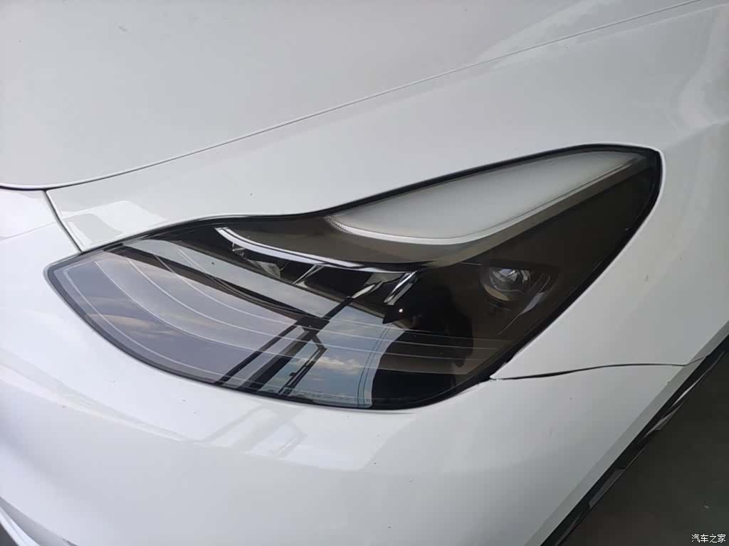 Tesla Model Y, 2022 24