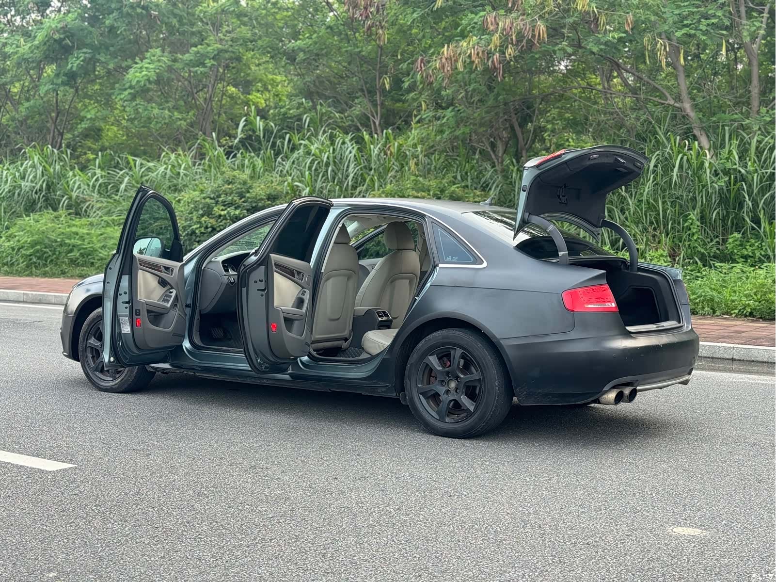 Audi A4L, 2010 27