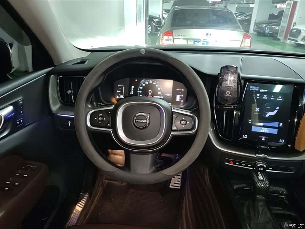 Volvo XC60, 2019 11