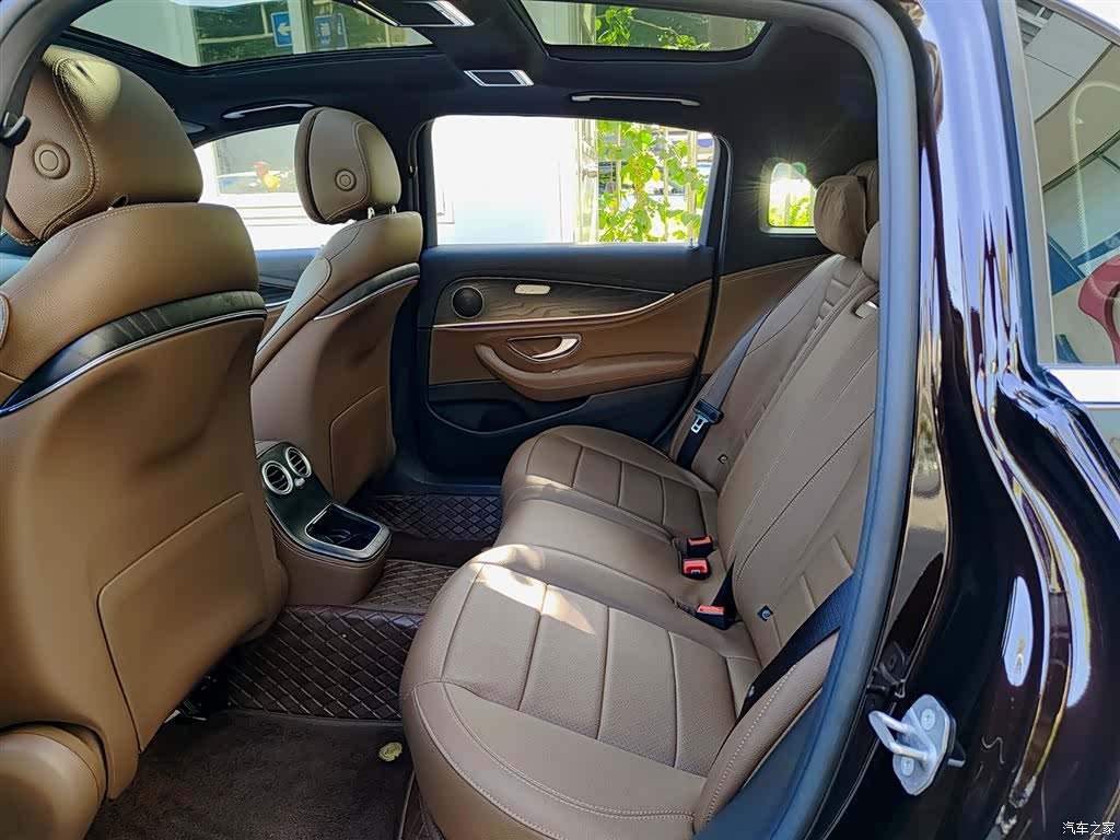 Mercedes-Benz E-Class, 2022 8