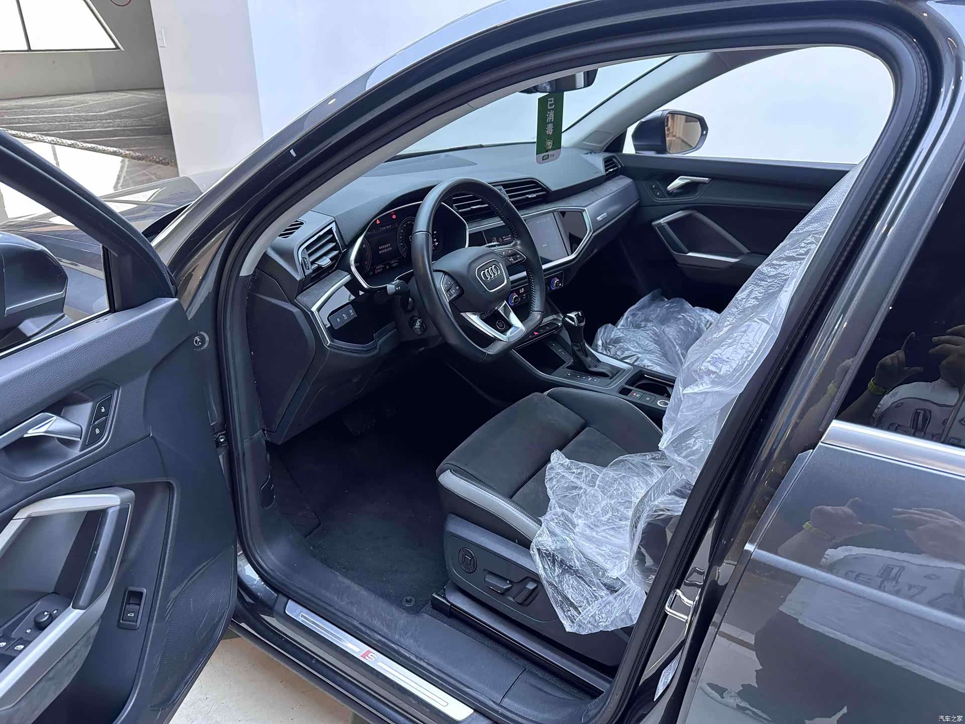 Audi Q3, 2022 8