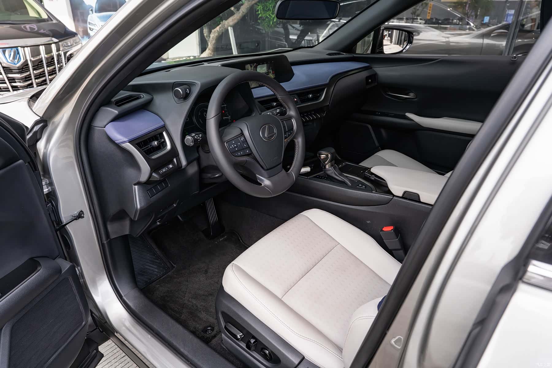 Lexus UX, 2021 9