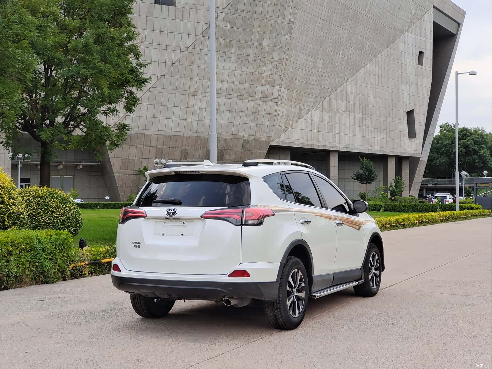 Toyota RAV4, 2017 10