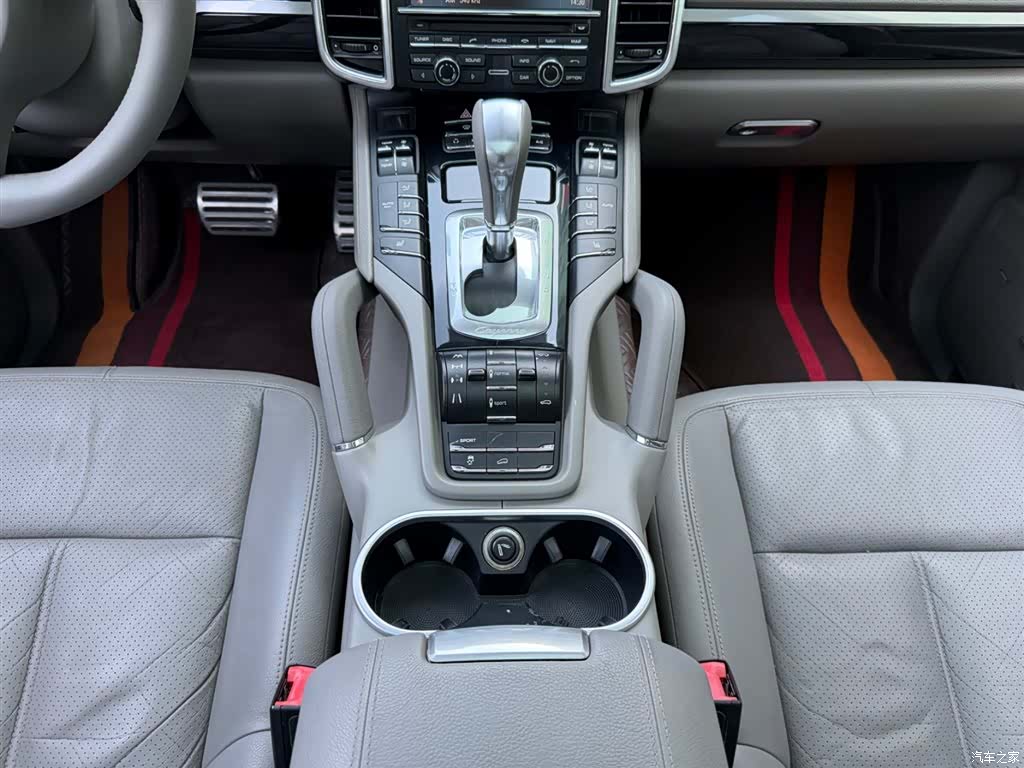 Porsche Cayenne, 2011 7
