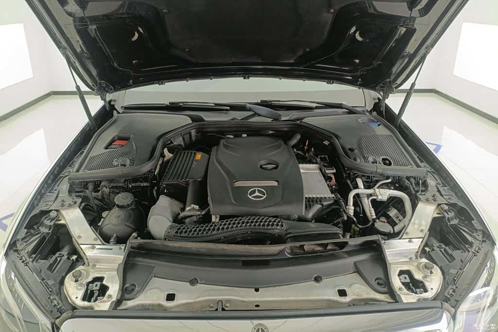 Mercedes-Benz E-Class, 2018 10