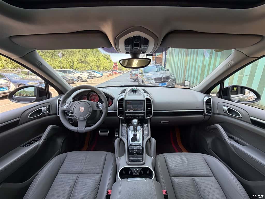 Porsche Cayenne, 2011 4