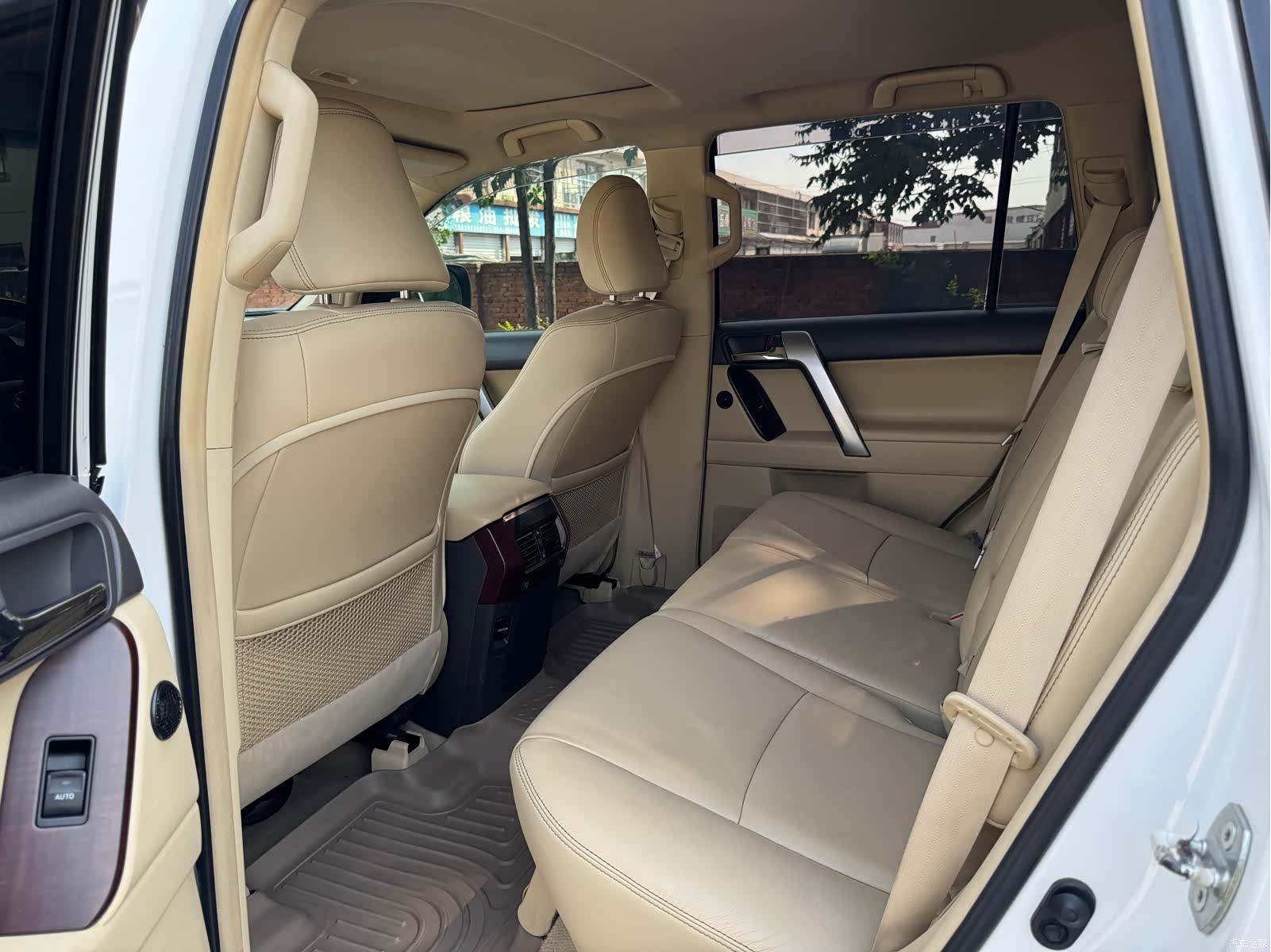 Toyota Prado, 2014 13