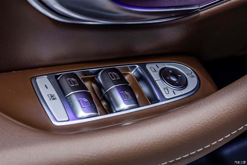 Mercedes-Benz E-Class, 2023 21