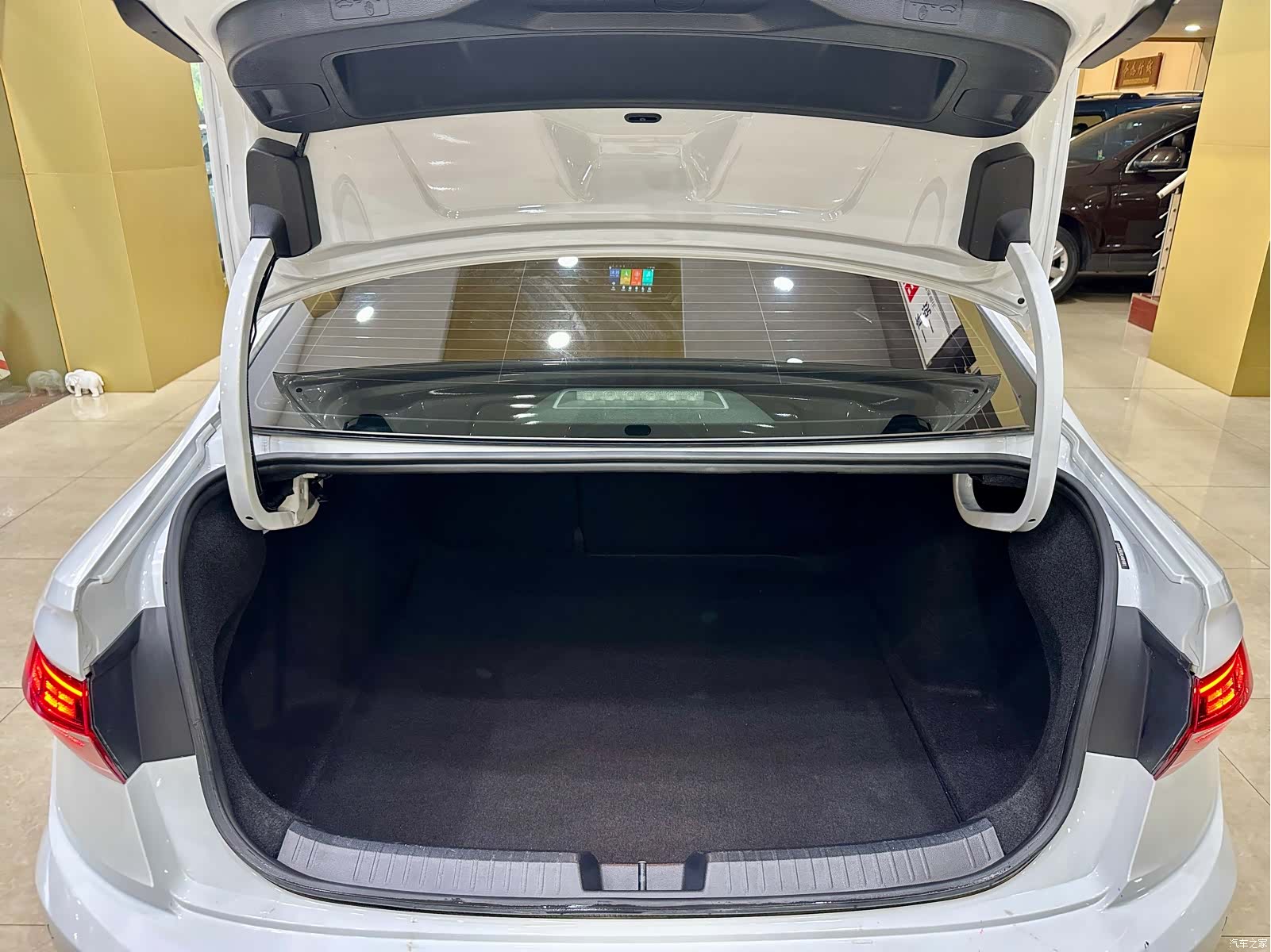 Volkswagen Sagitar, 2020 20