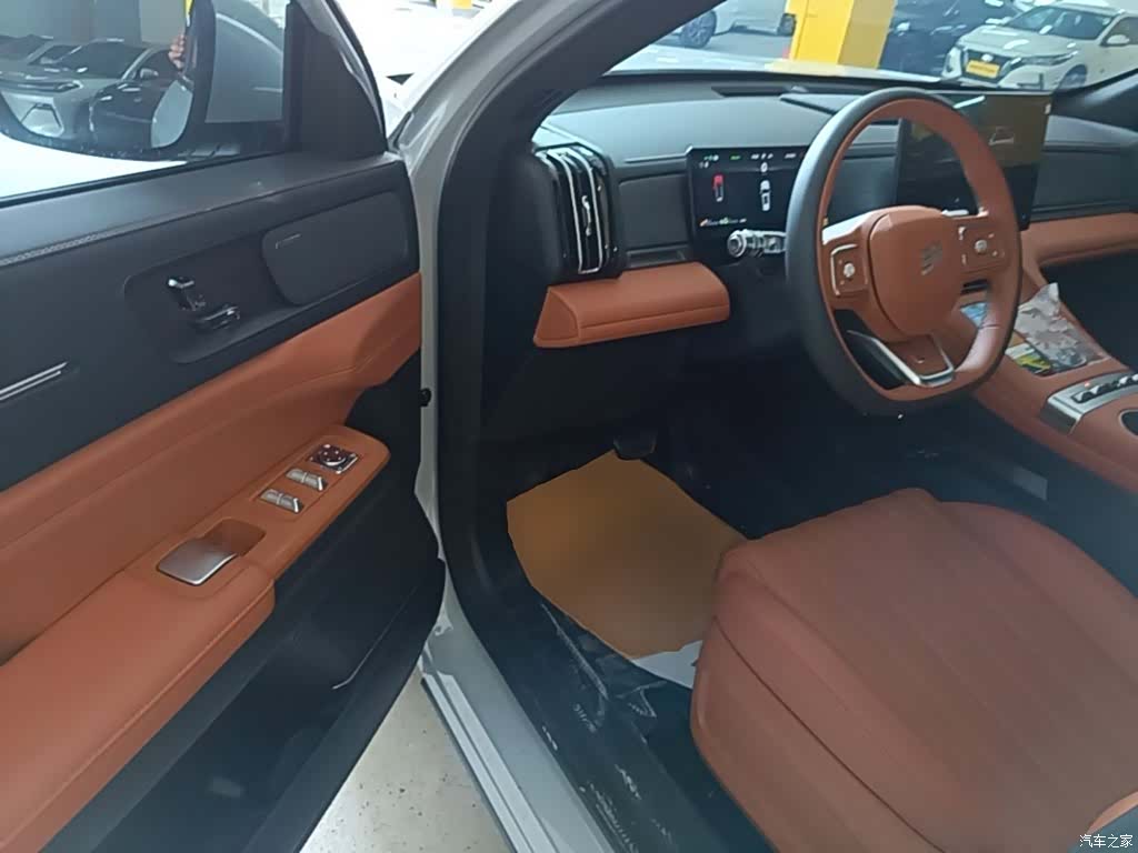 Jetour L7, 2026 12