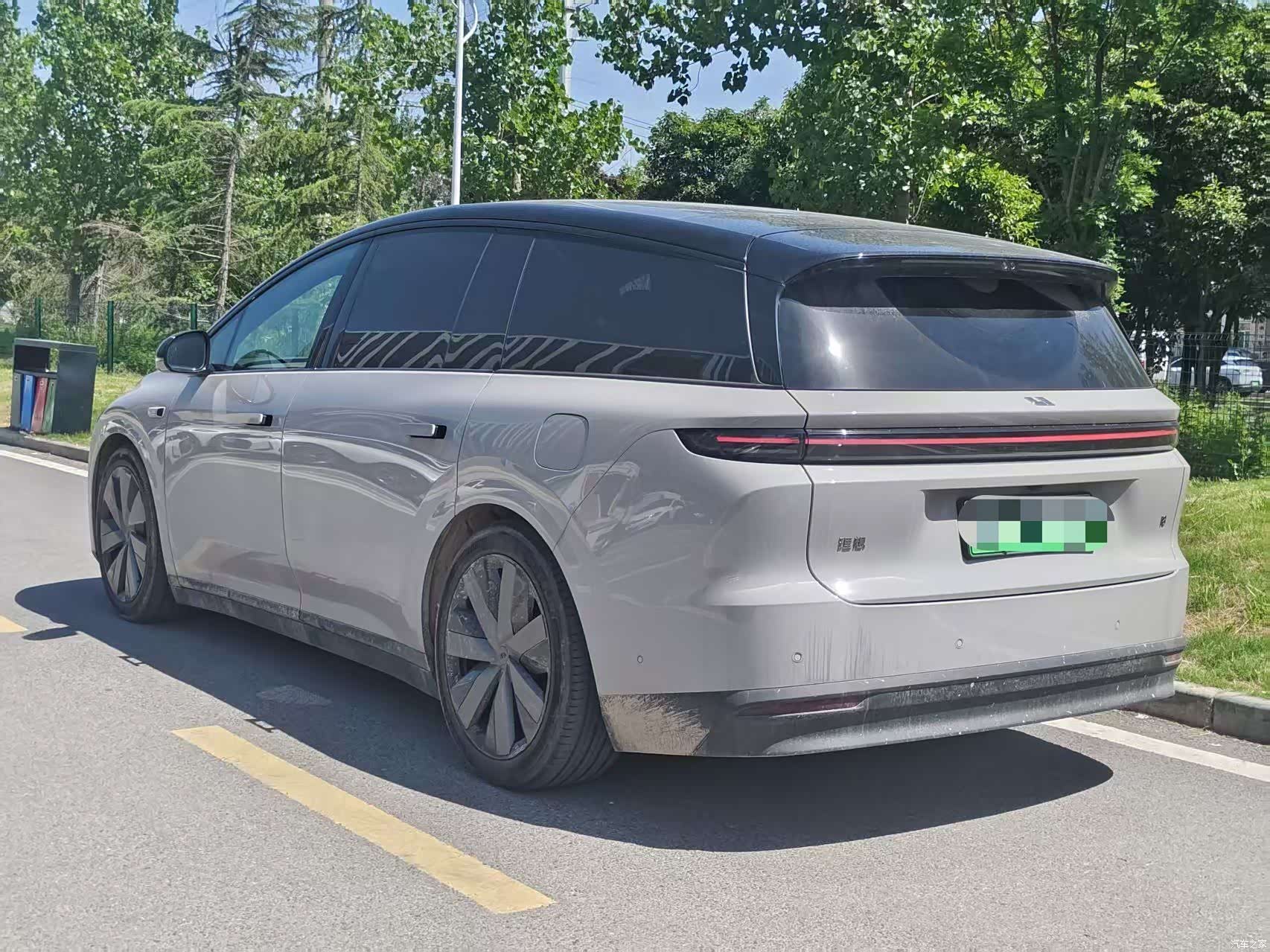 Li Auto i8, 2025 2