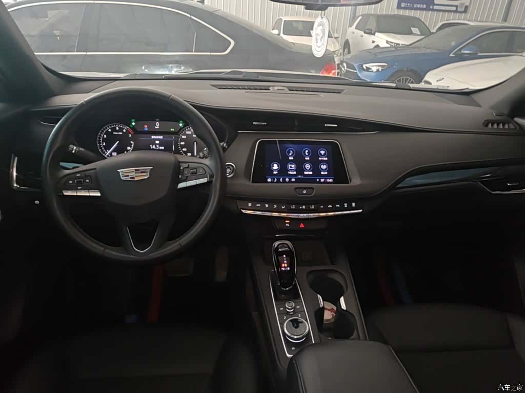 Cadillac XT4, 2023 10