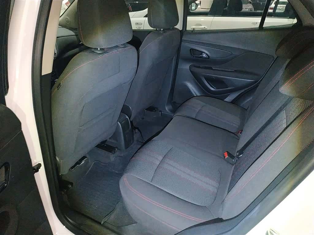 Buick Encore, 2017 17