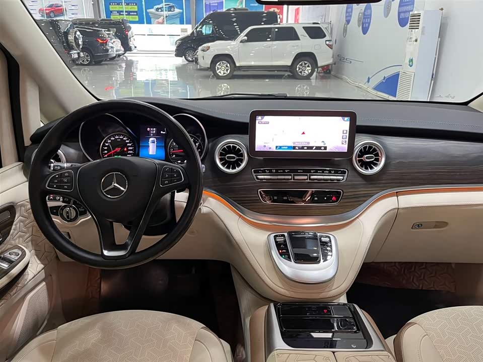 Mercedes-Benz V-class