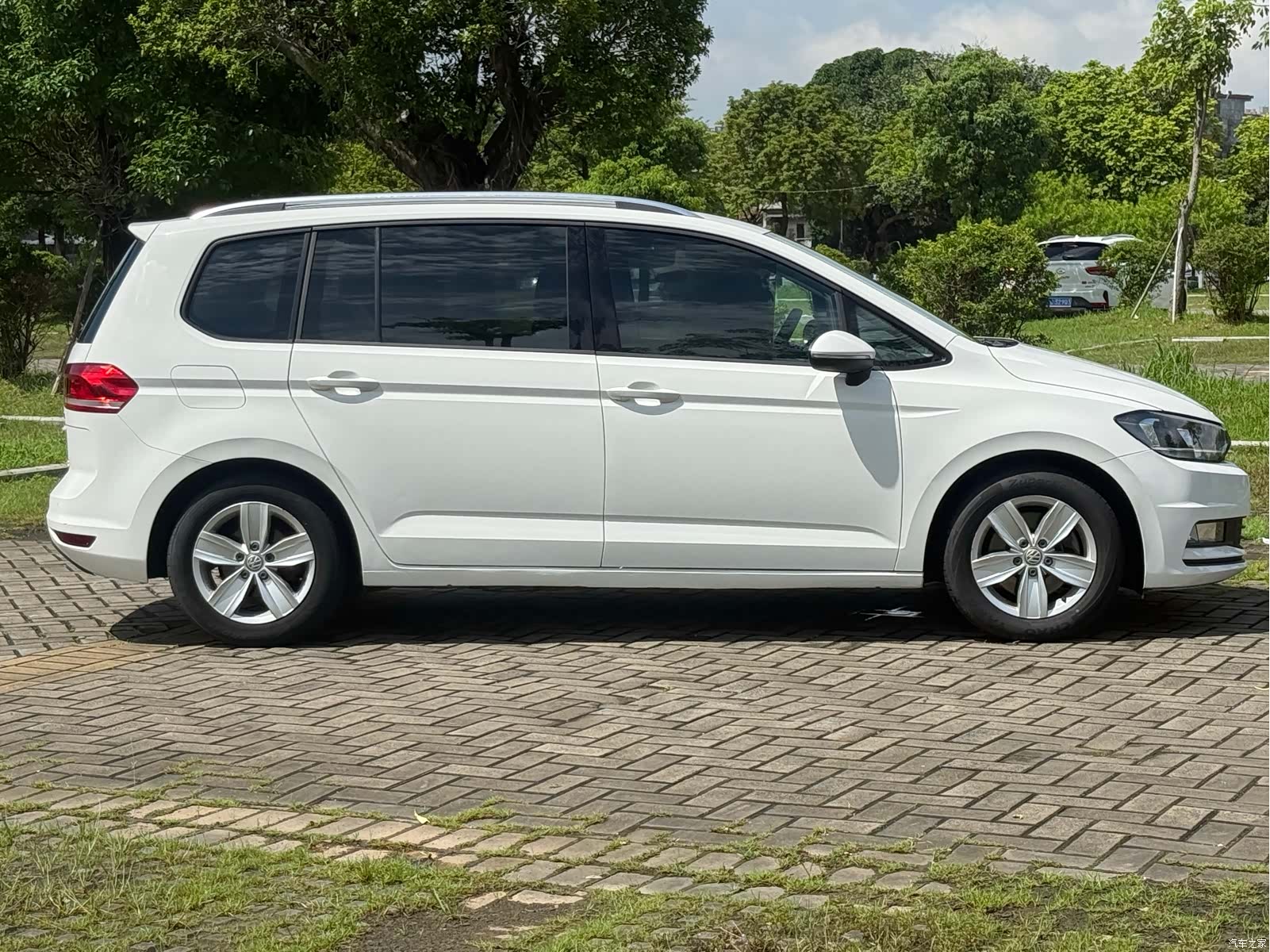Volkswagen L, 2017 12