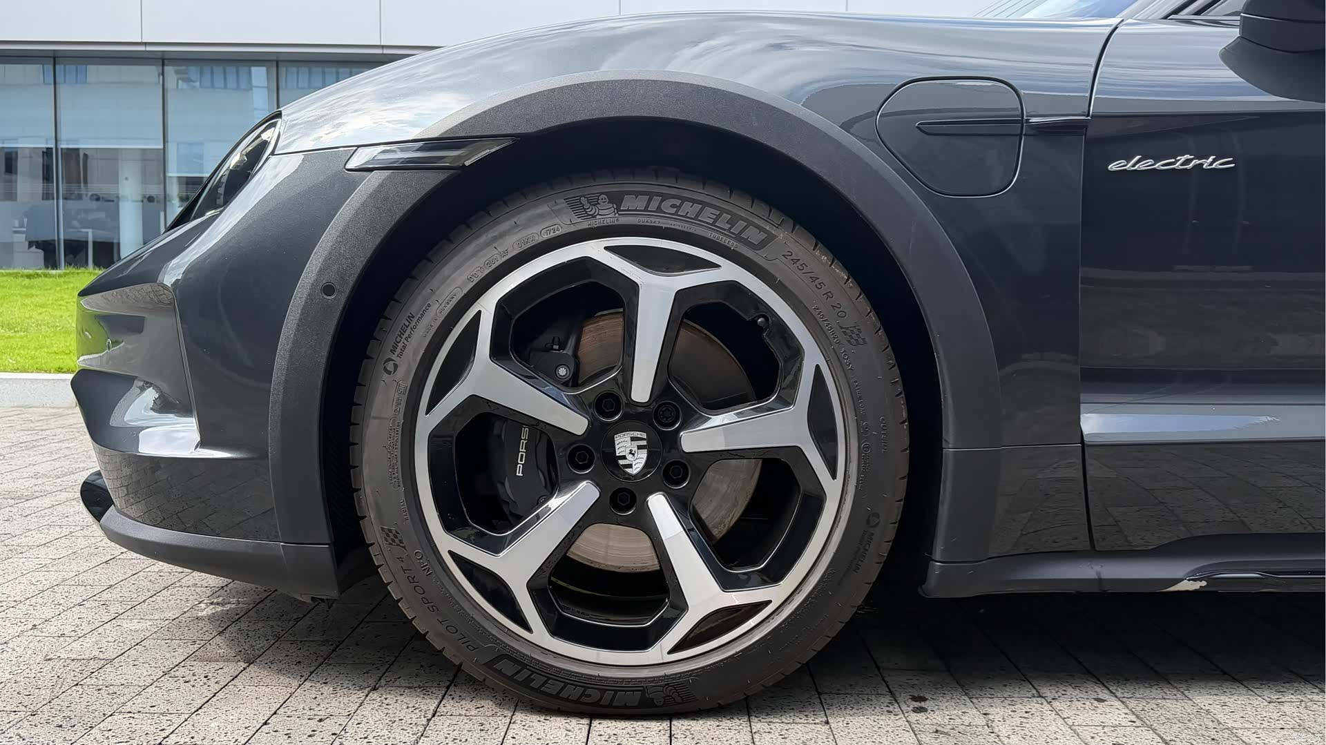 Porsche Taycan, 2025 18