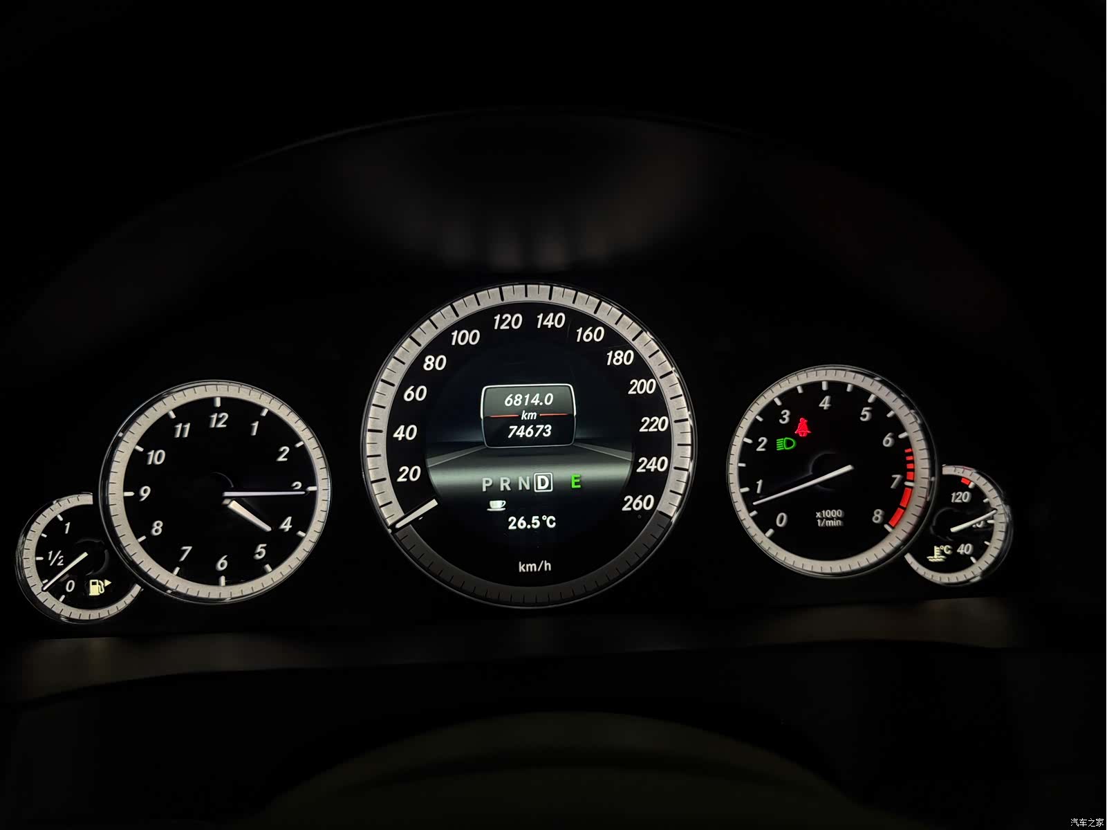 Mercedes-Benz E-Class, 2013 32