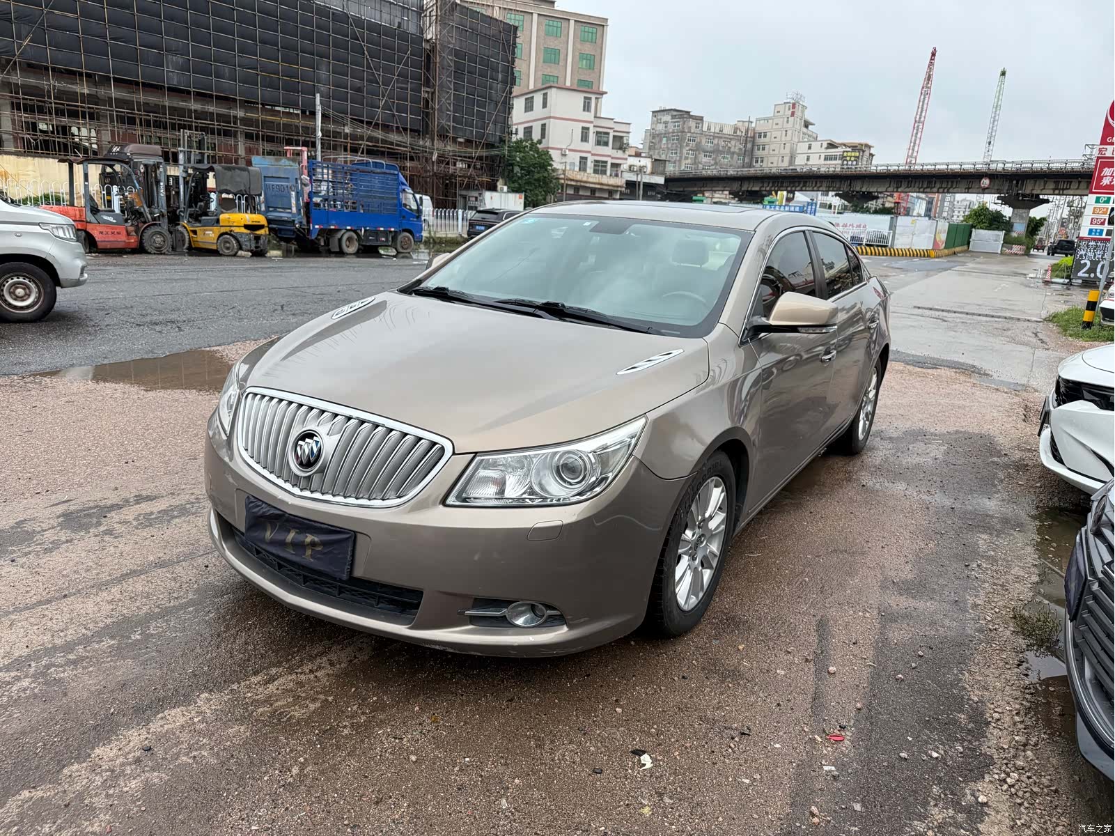 Buick LaCrosse, 2012 1