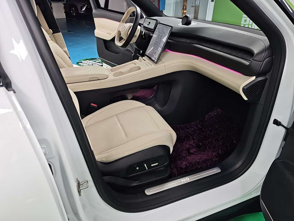 NIO ES6