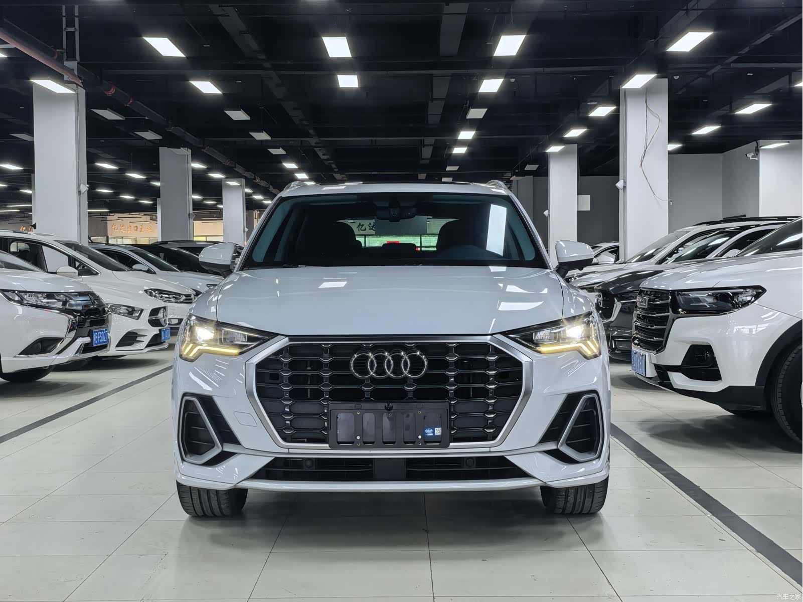 Audi Q3, 2023 2